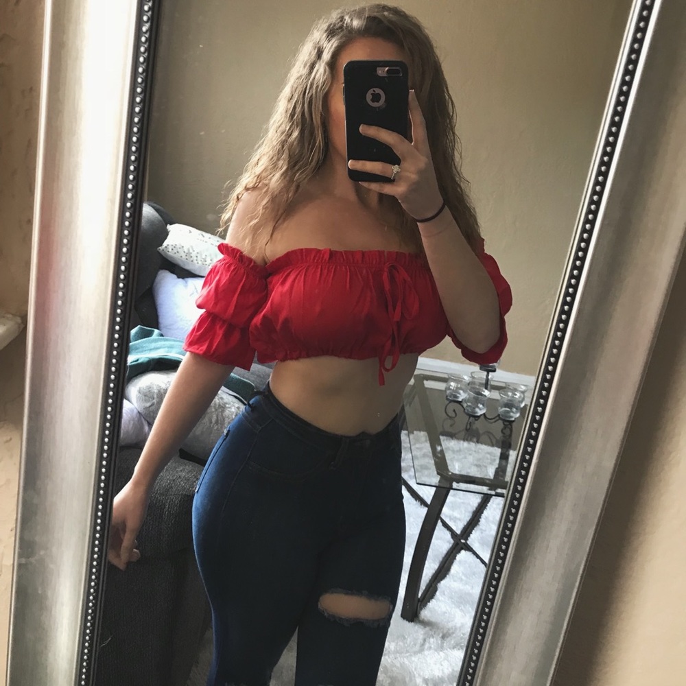 NWOT✨Red off shoulder crop top - Picture 2 of 2